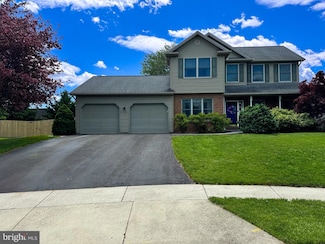 329 Hunter Path Rd, Hummelstown, PA 17036