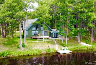 312 Kawbawgam Rd, Marquette, MI 49855