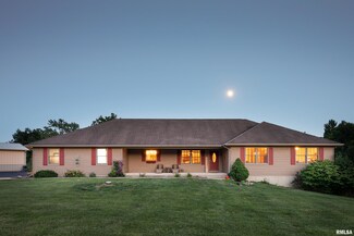 1702 W Singing Woods Rd, Edelstein, IL 61526