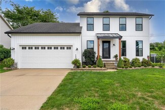2238 Canterbury Cir, Akron, OH 44319