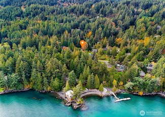 2920 Cedar Ave, Lummi Island, WA 98262