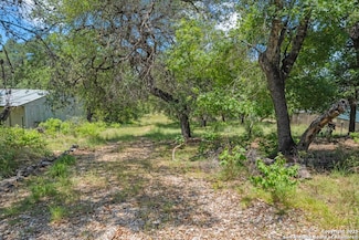 2120 Lakeshore Dr, Canyon Lake, TX 78133