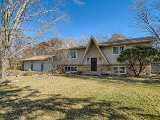 21151 Butternut St NW, Cedar, MN 55011