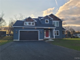 8835 Gaskin Rd, Clay, NY 13041