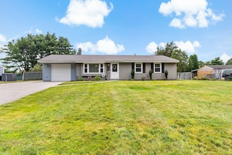 55 Smoke Rise Cir, Swansea, MA 02777