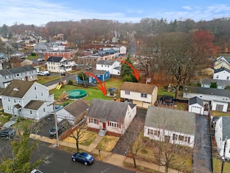 204 Lee St, West Haven, CT 06516