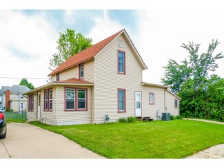 1114 Mills St, Brooklyn, IA 52211