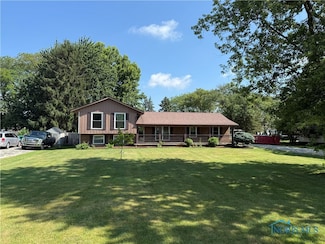 24181 W James Ridge Rd, Millbury, OH 43447