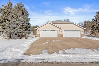 7560 Newbury Rd, Woodbury, MN 55125