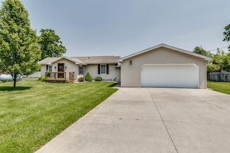 11883 Scott Park Rd, Delton, MI 49046