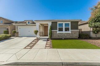 3878 Mecca Ave, Clovis, CA 93619
