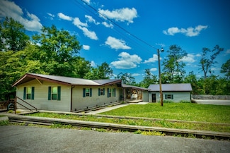 308 Dale Hollow Manor Rd, Albany, KY 42602