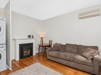 249 Bunker Hill St Unit 1R, Charlestown, MA 02129