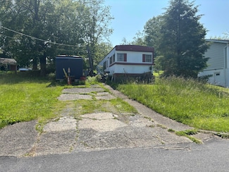602 Shawnee St, Roseto, PA 18013
