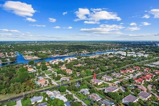 41 Uno Lago Dr, North Palm Beach, FL 33408