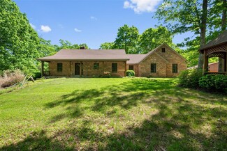 25729 Jacks Cabin Rd, Warrenton, MO 63383