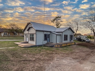 134 E North St, Goliad, TX 77963