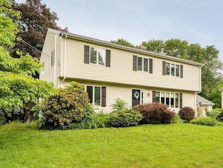 44 Williams Rd, Lexington, MA 02420