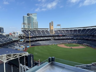 325 7th Ave Unit 1701, San Diego, CA 92101
