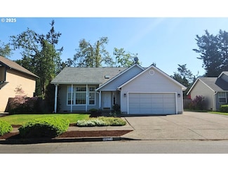 6827 D St, Springfield, OR 97478