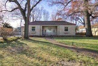 649 Putnam Dr, Eau Claire, WI 54701