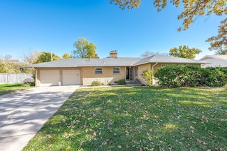 424 Lexington Rd, Wichita, KS 67218