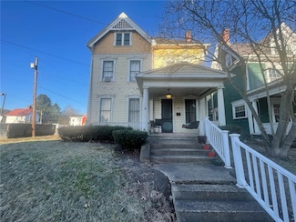 109 N Richhill St, Waynesburg, PA 15370