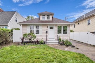 3327 Parkway Dr, Baldwin, NY 11510