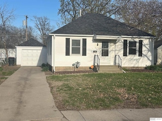 220 S 20th St, Beatrice, NE 68310