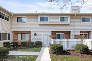 4314 Hyde Park Unit 4, North Olmsted, OH 44070