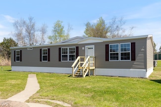 1 Woods Ln, Highgate, VT 05459