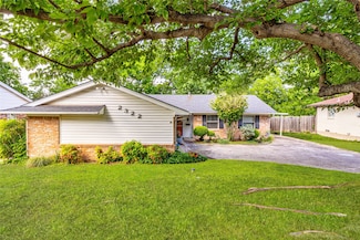 2322 Rockyglen Dr, Dallas, TX 75228