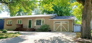 112 Indian Ave, Forest City, IA 50436