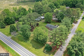 31 Bunker Hill Rd, Farnham, VA 22460