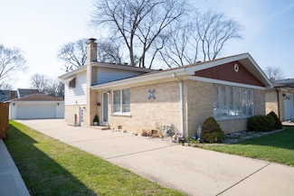 214 S Mount Prospect Rd, Mount Prospect, IL 60056