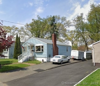 58 Auburn St, Stratford, CT 06614