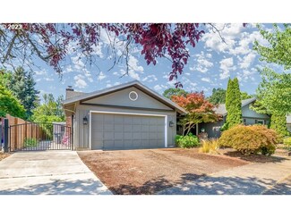2836 Metolius Dr, Eugene, OR 97408