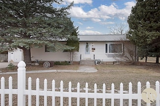 208 S F St, Bridger, MT 59014