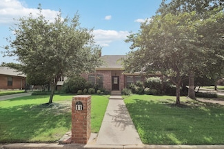 11 Valley Wood Ct, Roanoke, TX 76262
