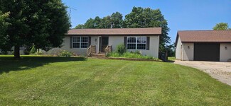 1712 Cedarview Dr, Saint Cloud, WI 53079