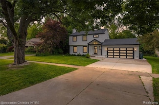 1054 Saxon Dr, Birmingham, MI 48009