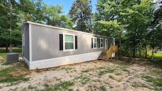 124 Lincoln Dr, Livingston, TX 77351