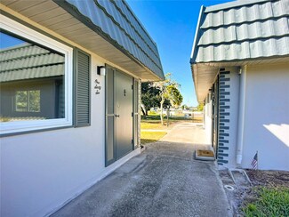 1811 Bedford Ln Unit G166, Sun City Center, FL 33573