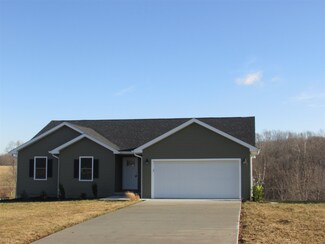 300 Knotting Hill Dr, Springville, IN 47462