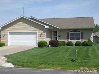 129 Spruce St, Virden, IL 62690