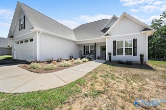 105 Kaying Rd S, Gadsden, AL 35903