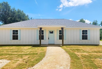 830 Holly Dr, Albany, GA 31705