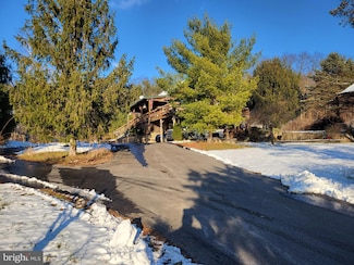 23570 Path Valley Rd, Doylesburg, PA 17219