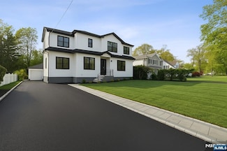 326 Northern Pkwy, Ridgewood, NJ 07450