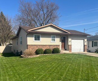 331 N Jefferson St, Zeeland, MI 49464